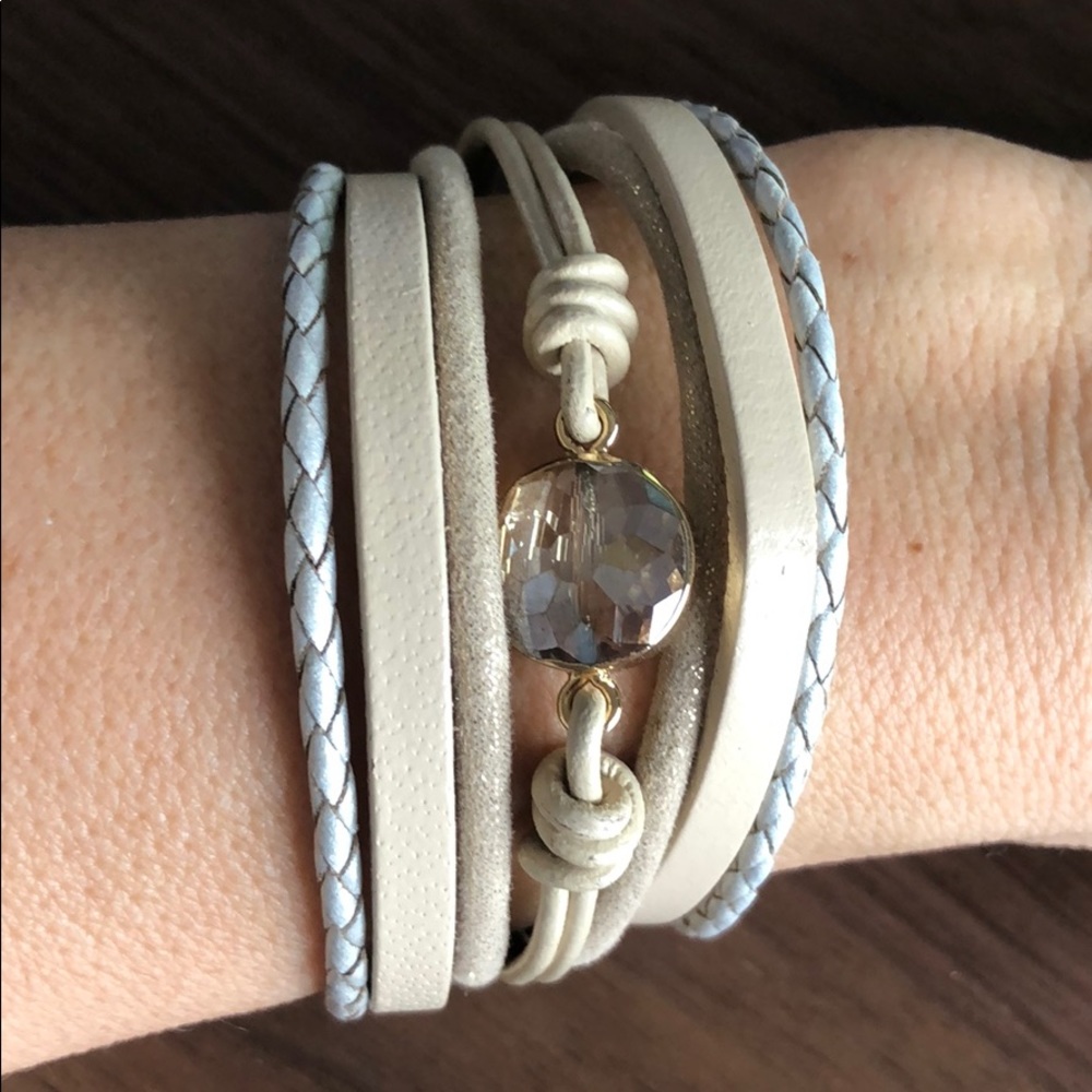 Creamy, comfy bracelet